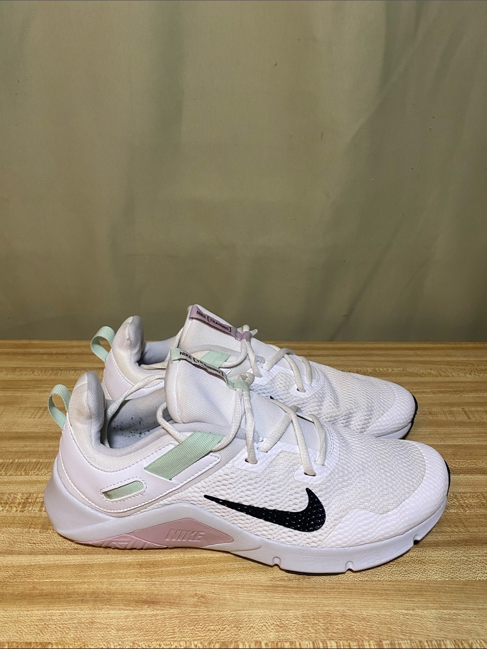 Nike Legend Essential Fitness sneakers Pistachio Iced Lilac Sneakers Women’s 9.5